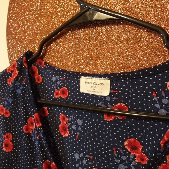 Women's PLUS sleeveless blouse - Picture 3 of 5